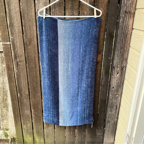 Accents New York Blue Rayon Chenille Square Scarf NWT O/S - Picture 6 of 13